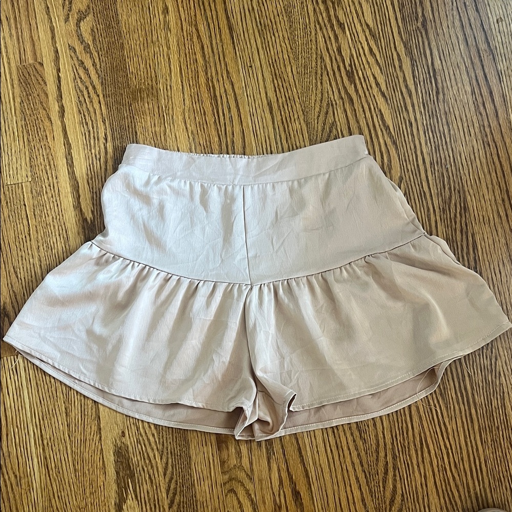 Si3 small Women's Tan Ruffle Skort satin